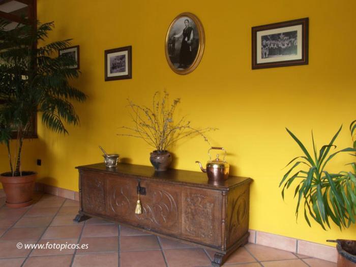 Apartamentos Villa De Cabrales Arenas De Cabrales Εξωτερικό φωτογραφία